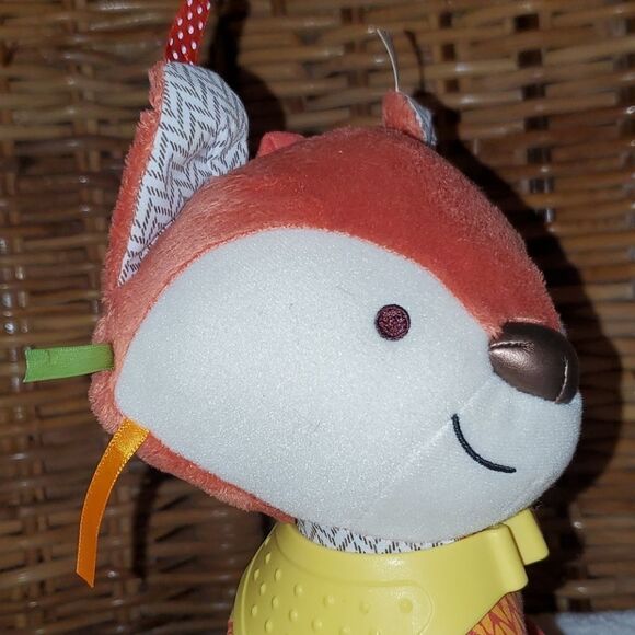 Skip & Hop Fox Multi Sensory Teething Plush - Picture 11 of 13